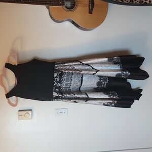 Sangria Size 16 Black and White Handkerchief Dress